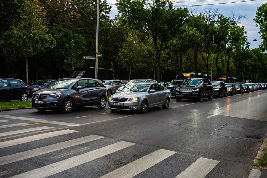 Maintain the Proper Distance Between Cars When Driving